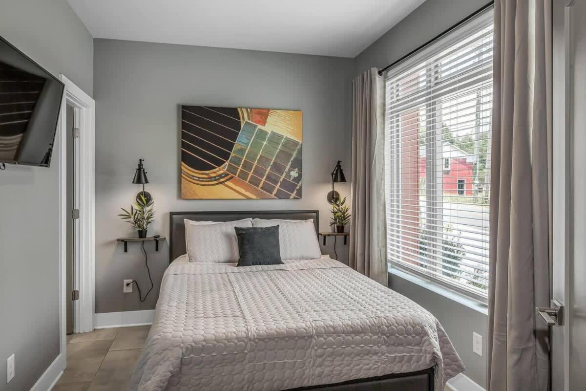 Spacious House With Serene Skyline Views Holiday home *