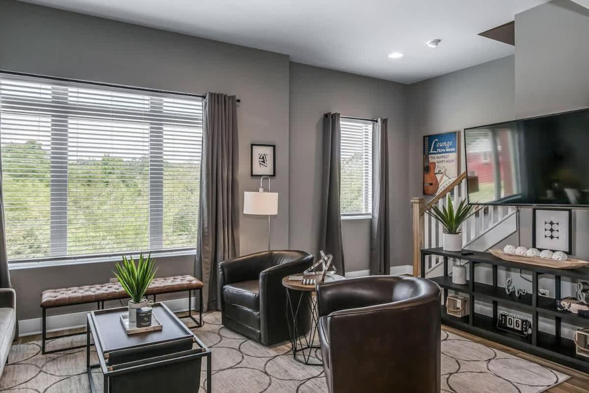 Spacious House With Serene Skyline Views Holiday home