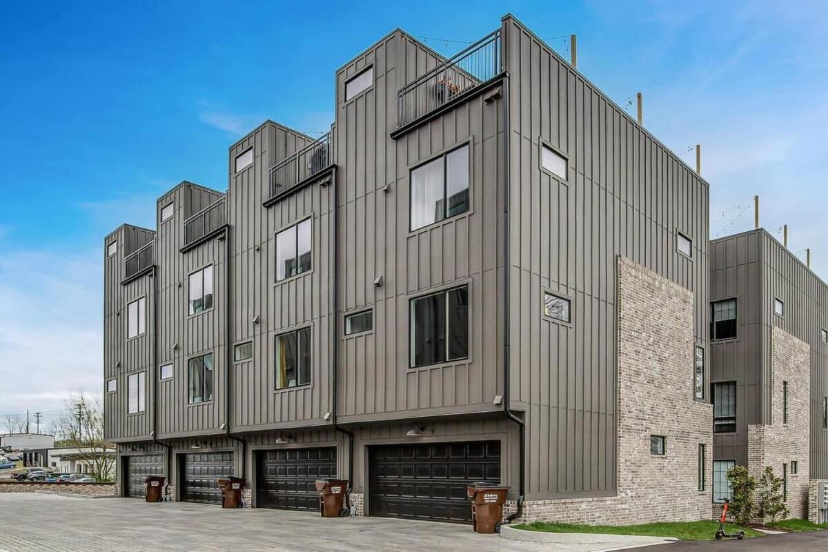 June's Nash 4 Miles To Broadway-rooftop Patio Holiday home *