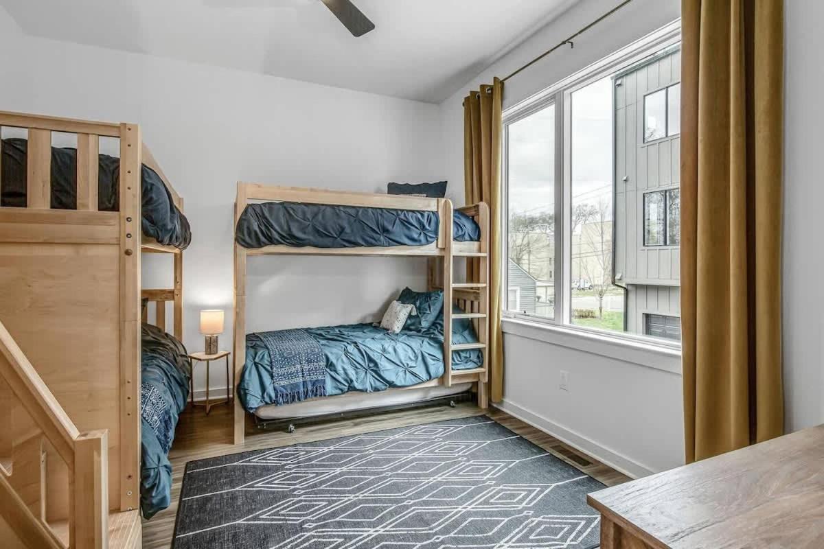 June's Nash 4 Miles To Broadway-rooftop Patio