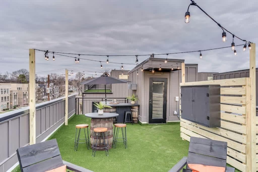 Cozy House - Great Rooftop - Walks To Bars Holiday home