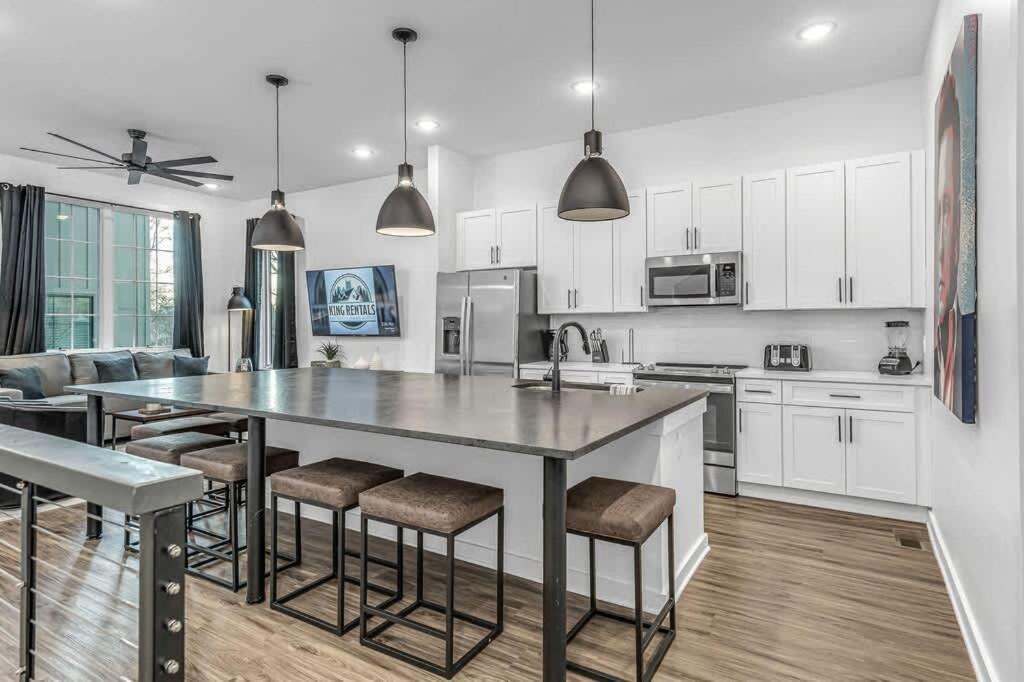 Holiday home Cozy House - Great Rooftop - Walks To Bars *