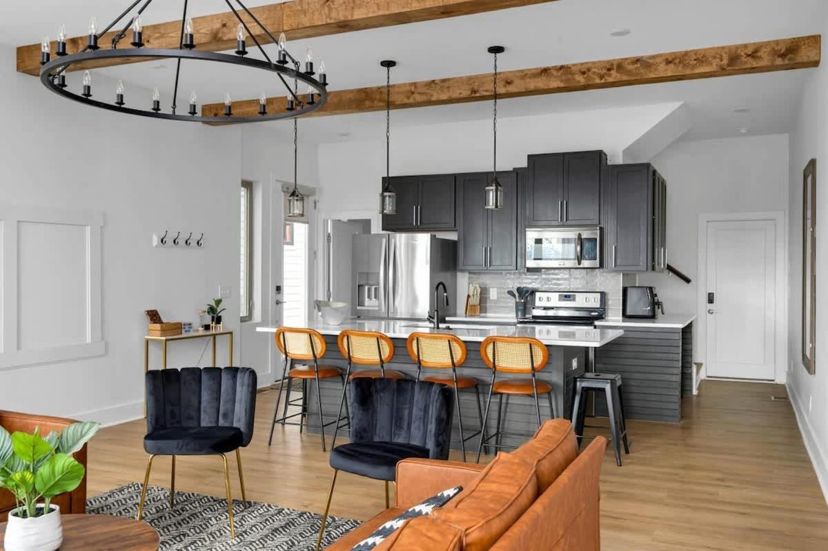 Holiday home Rooftop Skyline Views - Private Hot Tub - Fire Pit Nashville