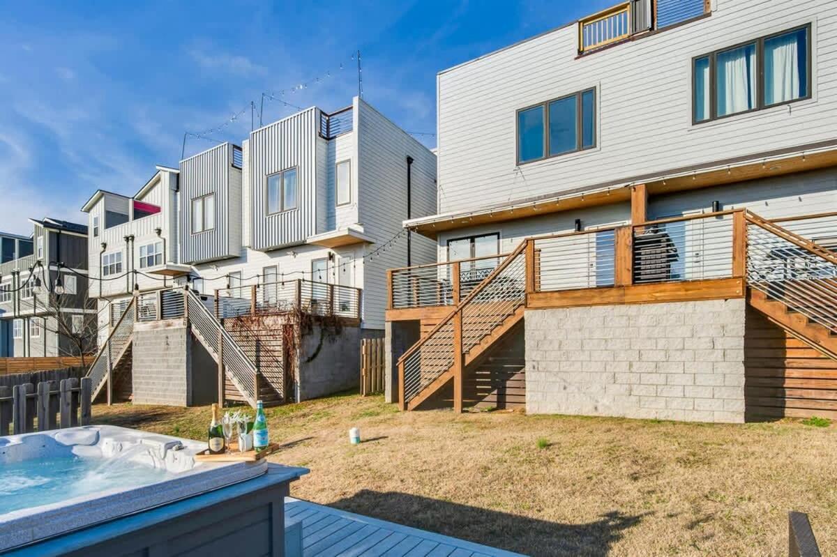 Rooftop Skyline Views - Private Hot Tub - Fire Pit * Nashville