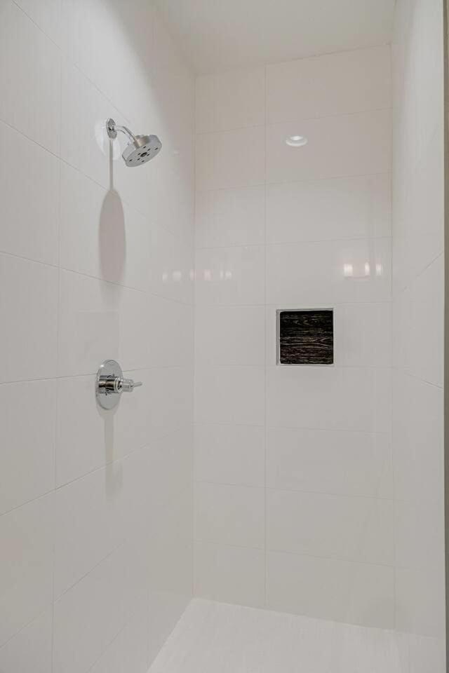 Two Large Homes Minutes To Downtown