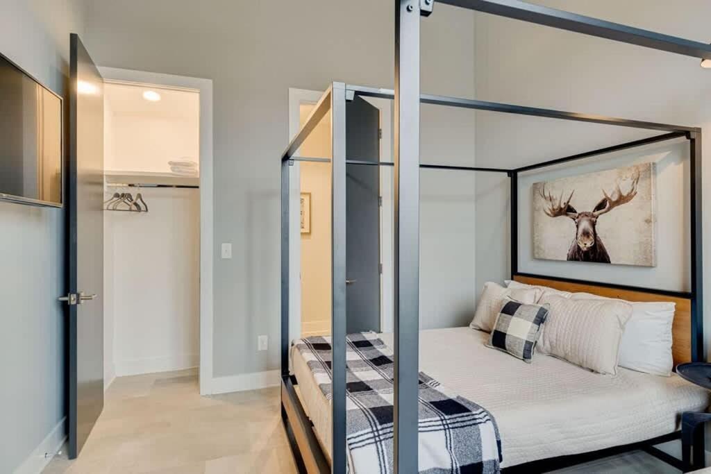 Honky Tonk Hangout - Minutes To Downtown - Rooftop Nashville