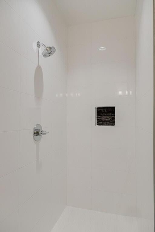 Honky Tonk Hangout - Minutes To Downtown - Rooftop Holiday home *