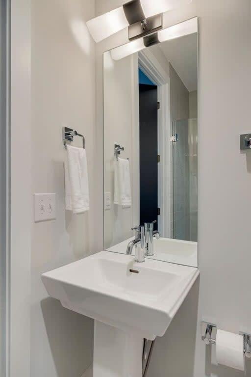 Honky Tonk Hangout - Minutes To Downtown - Rooftop Holiday home Nashville