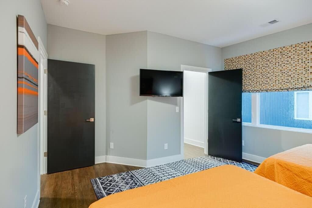 Honky Tonk Hangout - Minutes To Downtown - Rooftop *