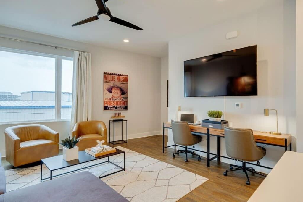 Honky Tonk Hangout - Minutes To Downtown - Rooftop