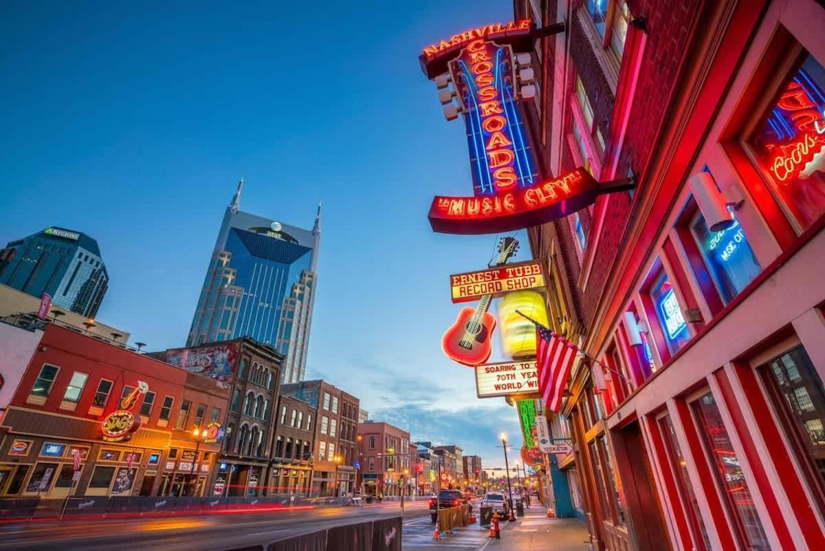 2 Miles To Lower Broadway-close To Honky Tonks Holiday home Nashville