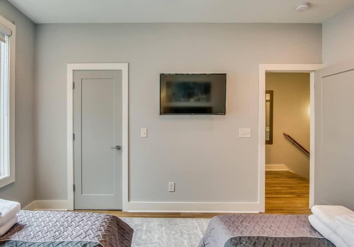 2 Miles To Lower Broadway-close To Honky Tonks *