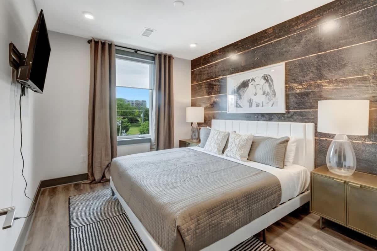 6 Min To Broadway - Gym Rooftop Sleeps 8 Holiday home Nashville