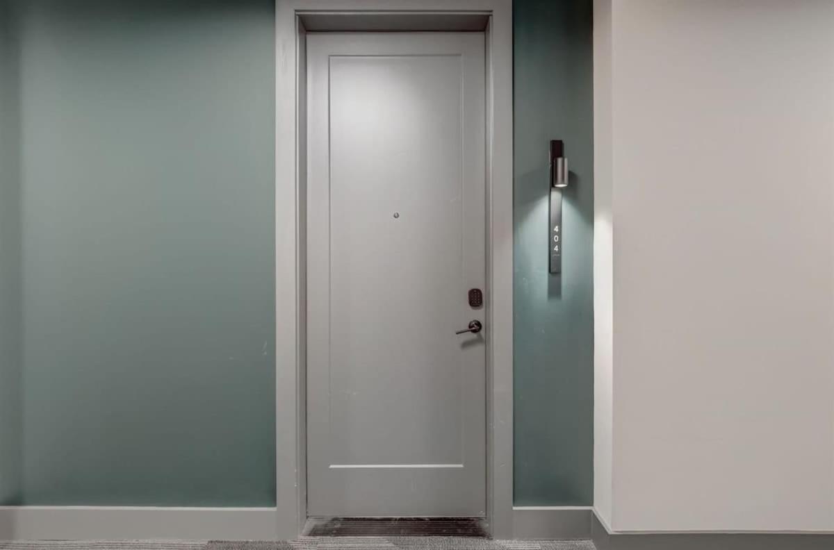 Holiday home 6 Min To Broadway - Gym Rooftop Sleeps 8 *