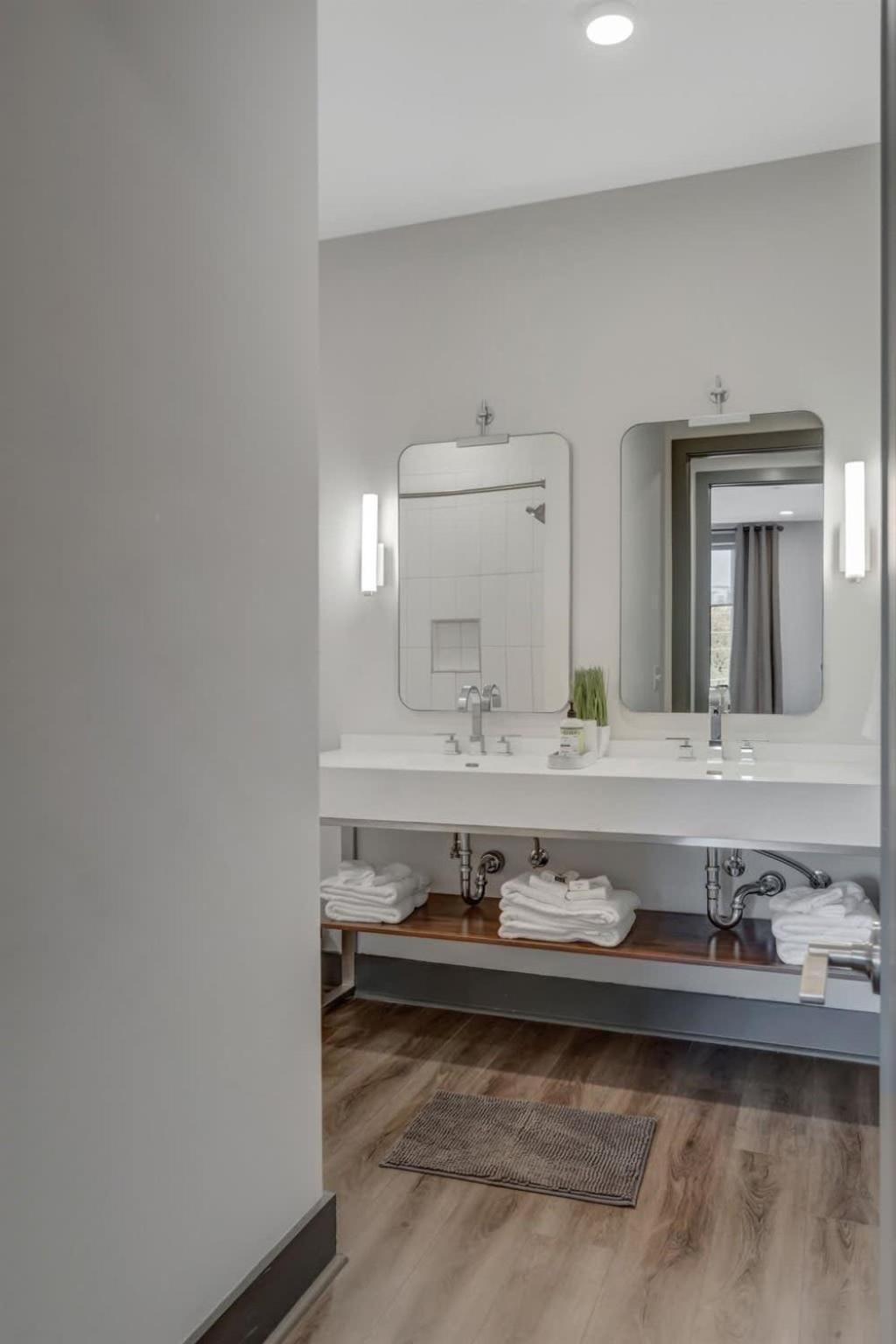 6 Min To Broadway - Gym Rooftop Sleeps 8 Nashville