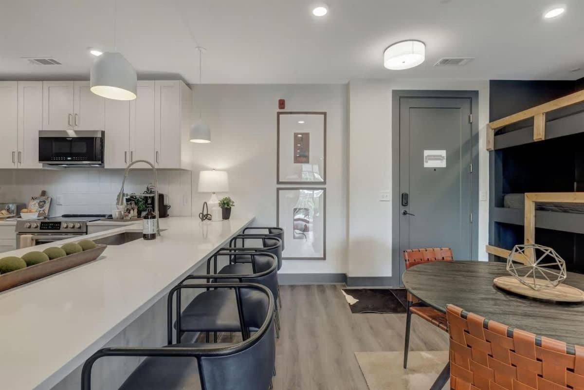 6 Min To Broadway - Gym Rooftop Sleeps 8 Nashville