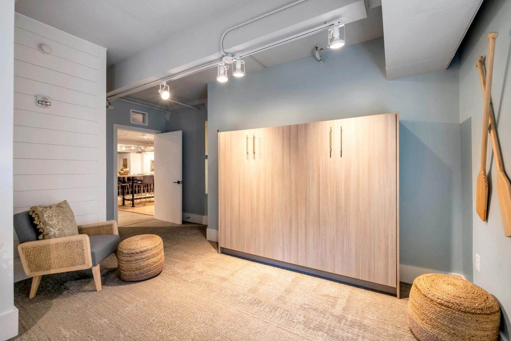 Apartment Hangover Easy 6br By Maddox