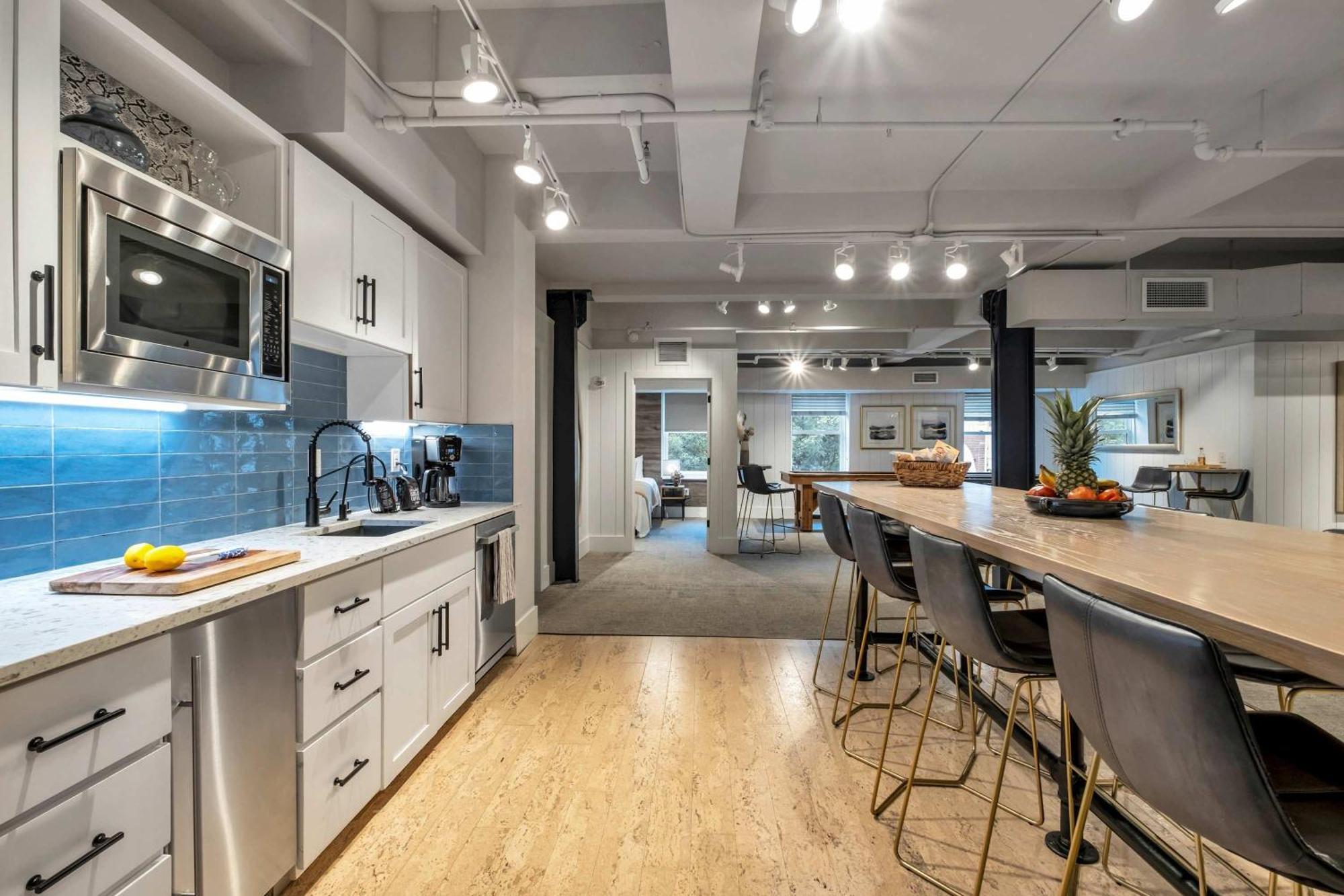 Apartment Hangover Easy 6br By Maddox