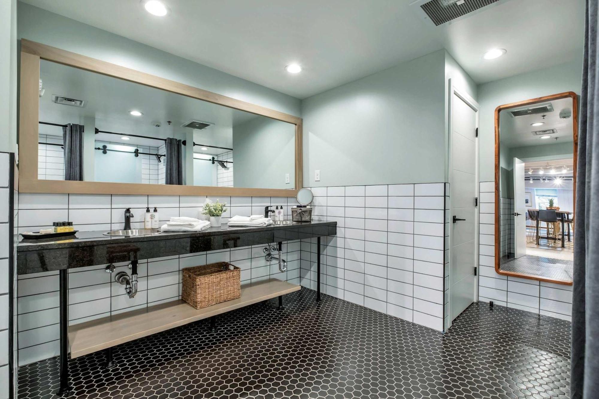 Hangover Easy 6br By Maddox Apartment