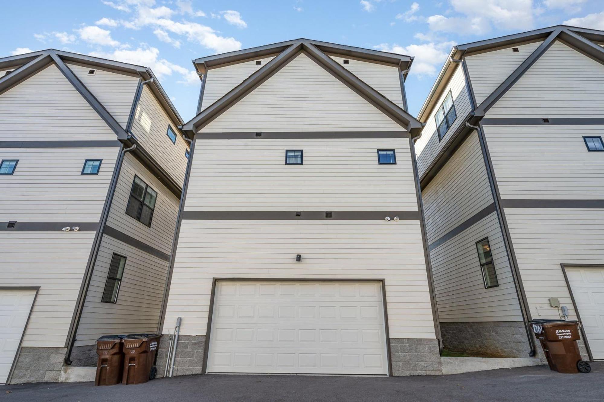 - 1701 Lischey Ave Holiday home *