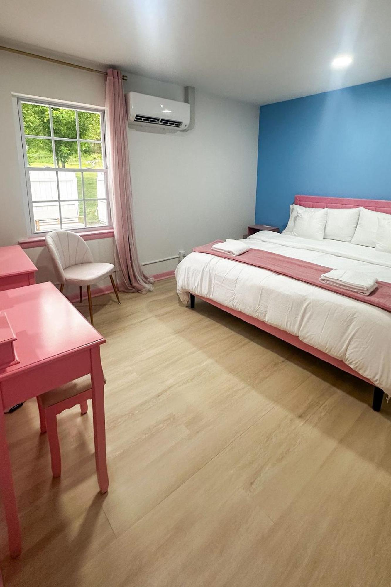 Holiday home Pink - Girls' Trip, 12 Min To Broadway *