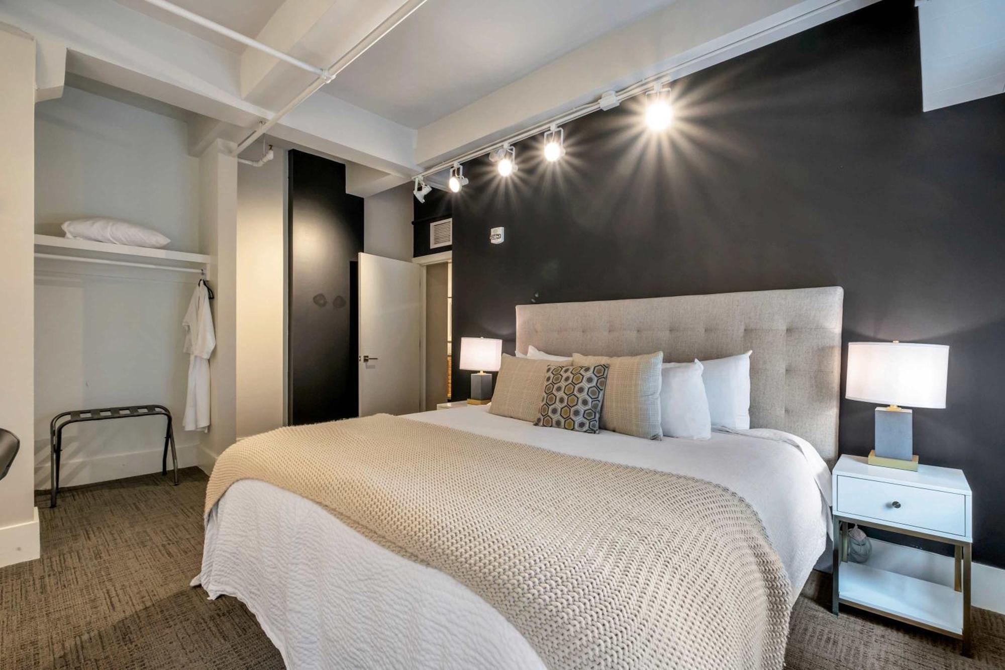 Apartment Honky Tonk 6 Bedroom By Maddox Nashville