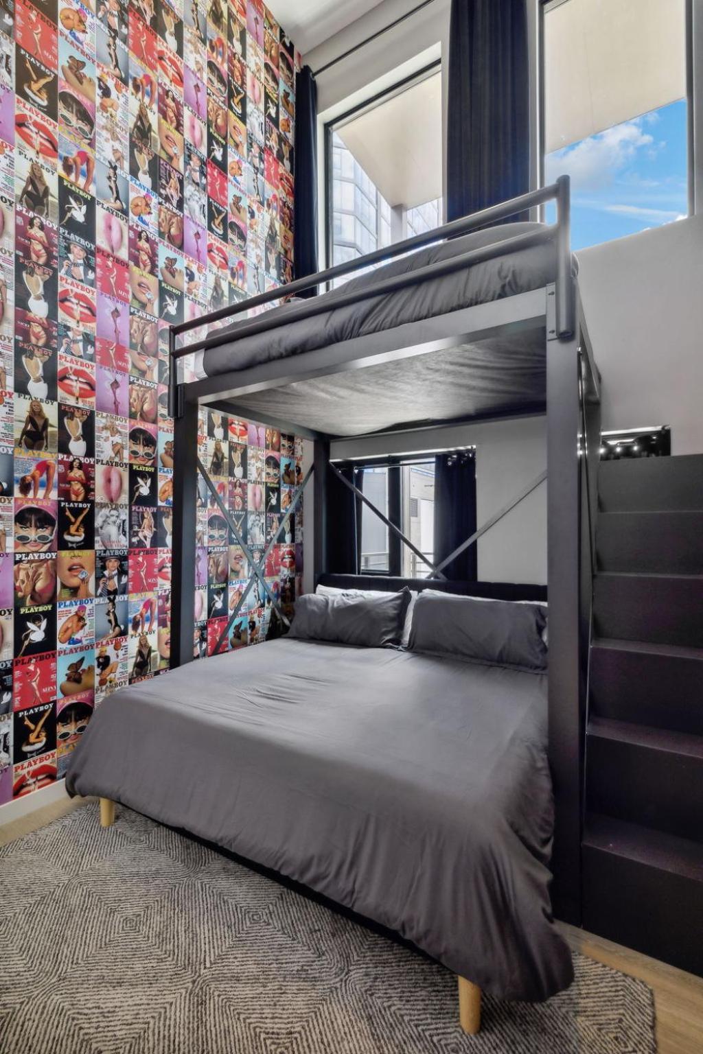 Walk To Broadway, Pool, Gym, Parking At Cowboys & Playboys In Downtown