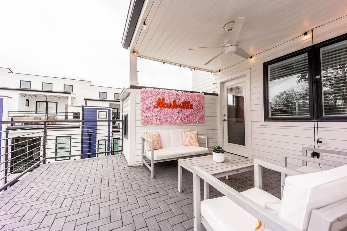 Greenhouse Spacious In East 12ppl Holiday home