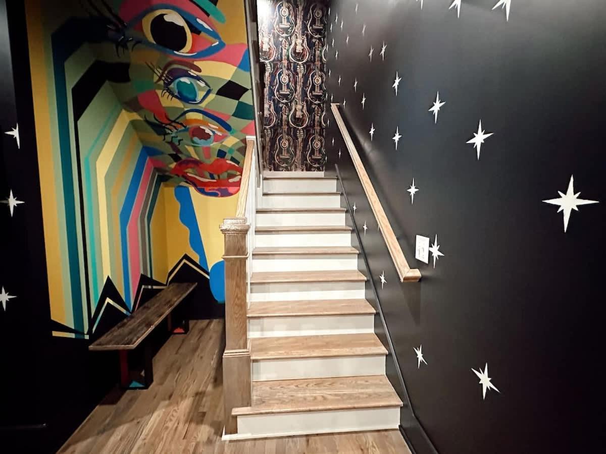 Large Full - 10 Min Broadway 16ppl 10 Beds