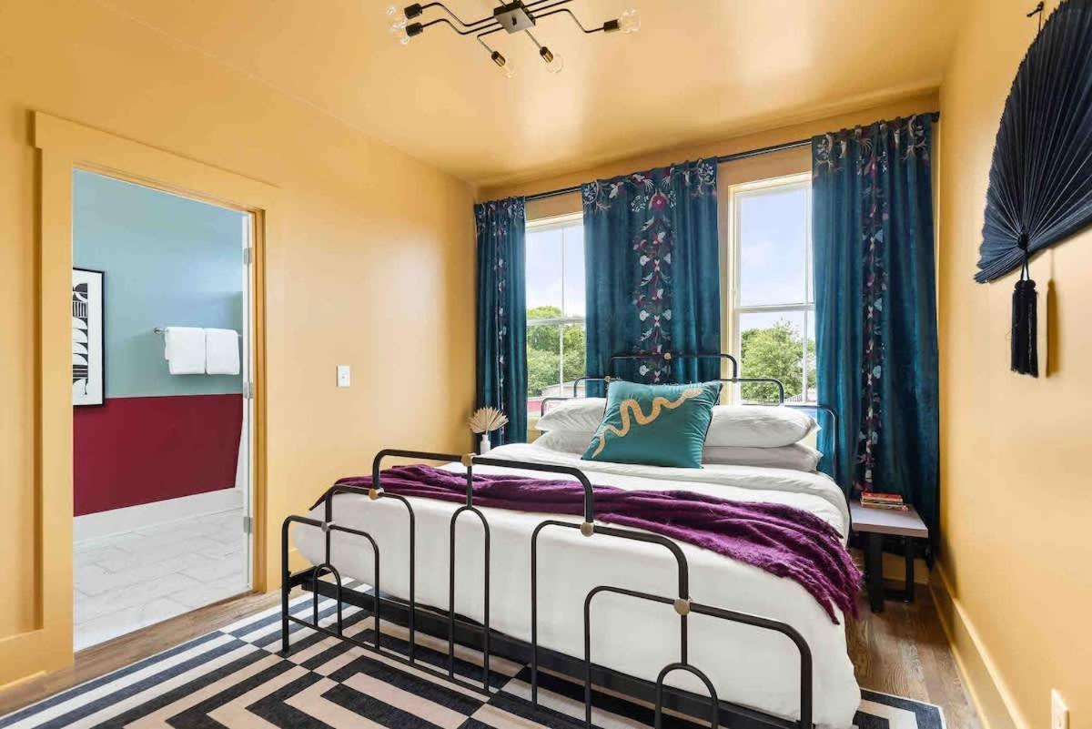 Large Full - 10 Min Broadway 16ppl 10 Beds Holiday home Nashville