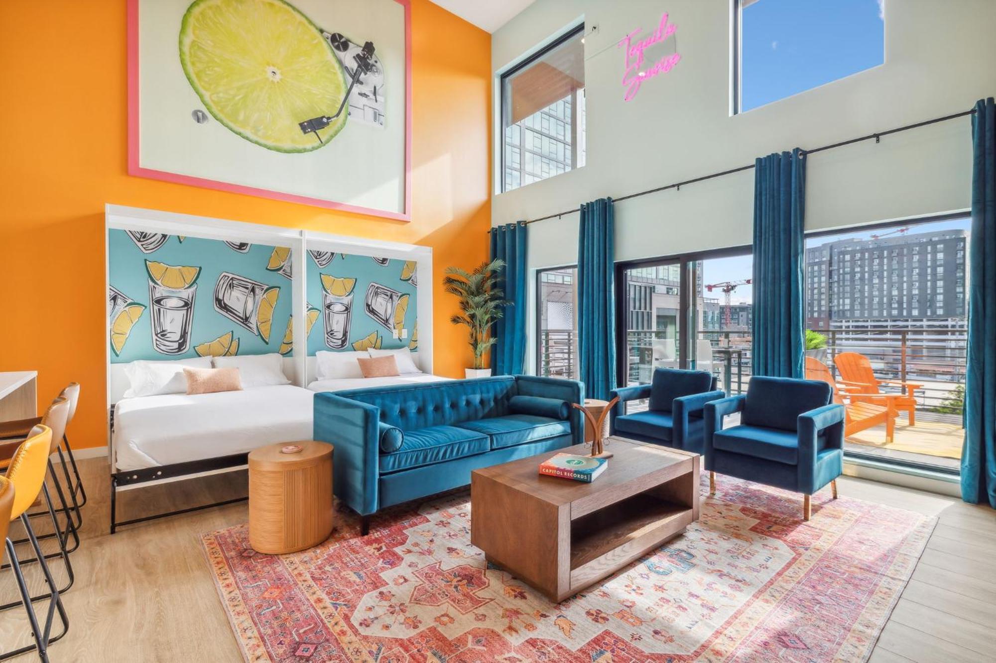 Apartment Walk To Broadway, Pool Access, Onsite Parking At Tequila Sunrise In Downtown Nashville