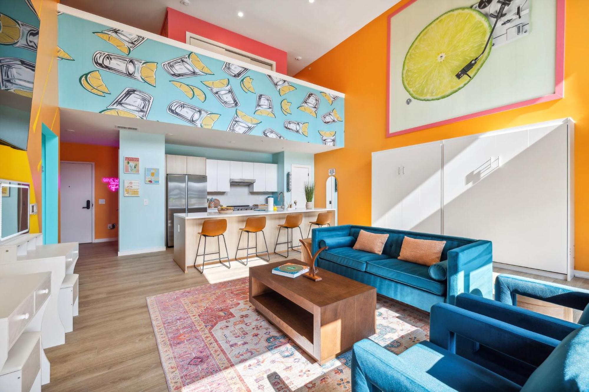 Apartment Walk To Broadway, Pool Access, Onsite Parking At Tequila Sunrise In Downtown *