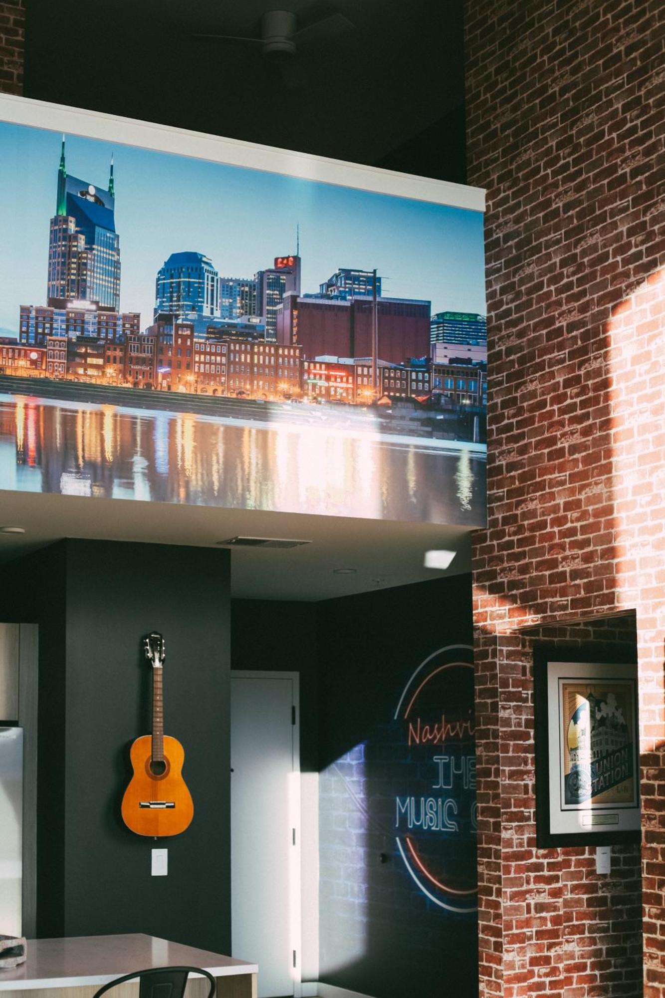 Grand Ole In Downtown Nashville, Walk To Broadway, Parking, Pool, Gym Apartment Nashville