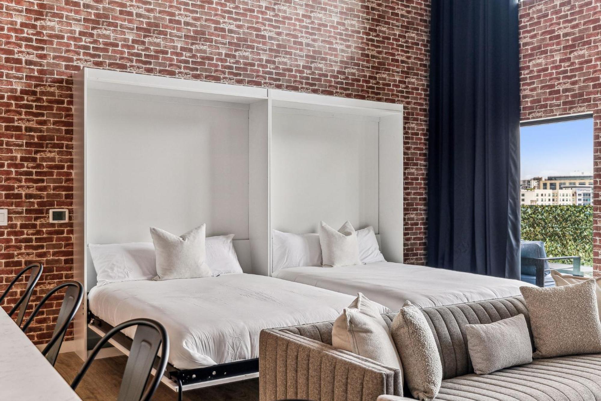 Apartment Grand Ole In Downtown Nashville, Walk To Broadway, Parking, Pool, Gym