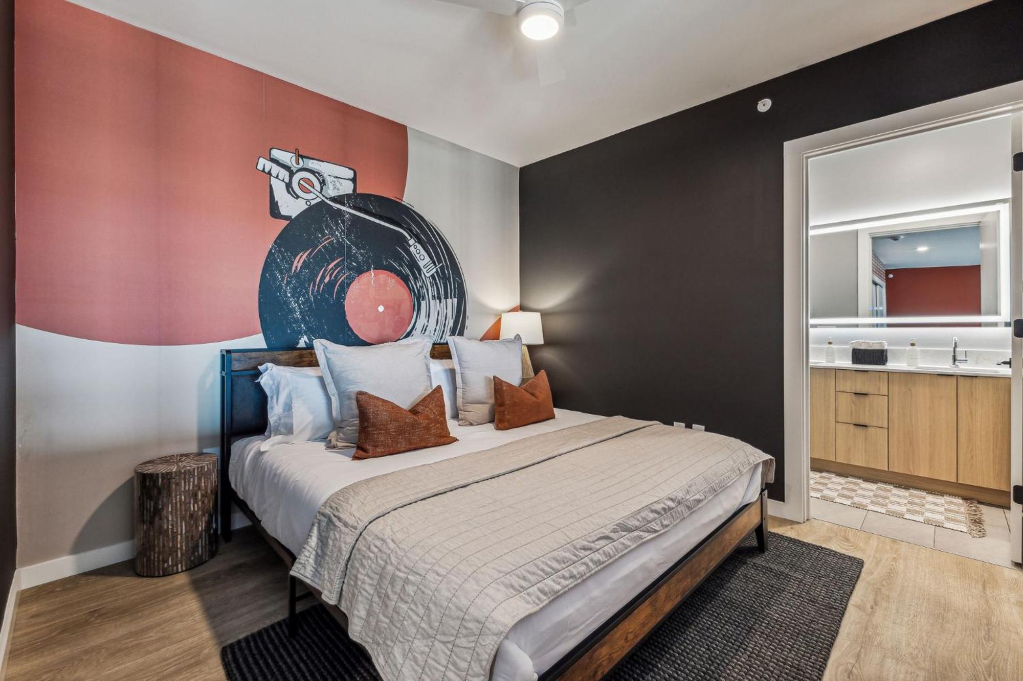 Apartment Grand Ole In Downtown Nashville, Walk To Broadway, Parking, Pool, Gym