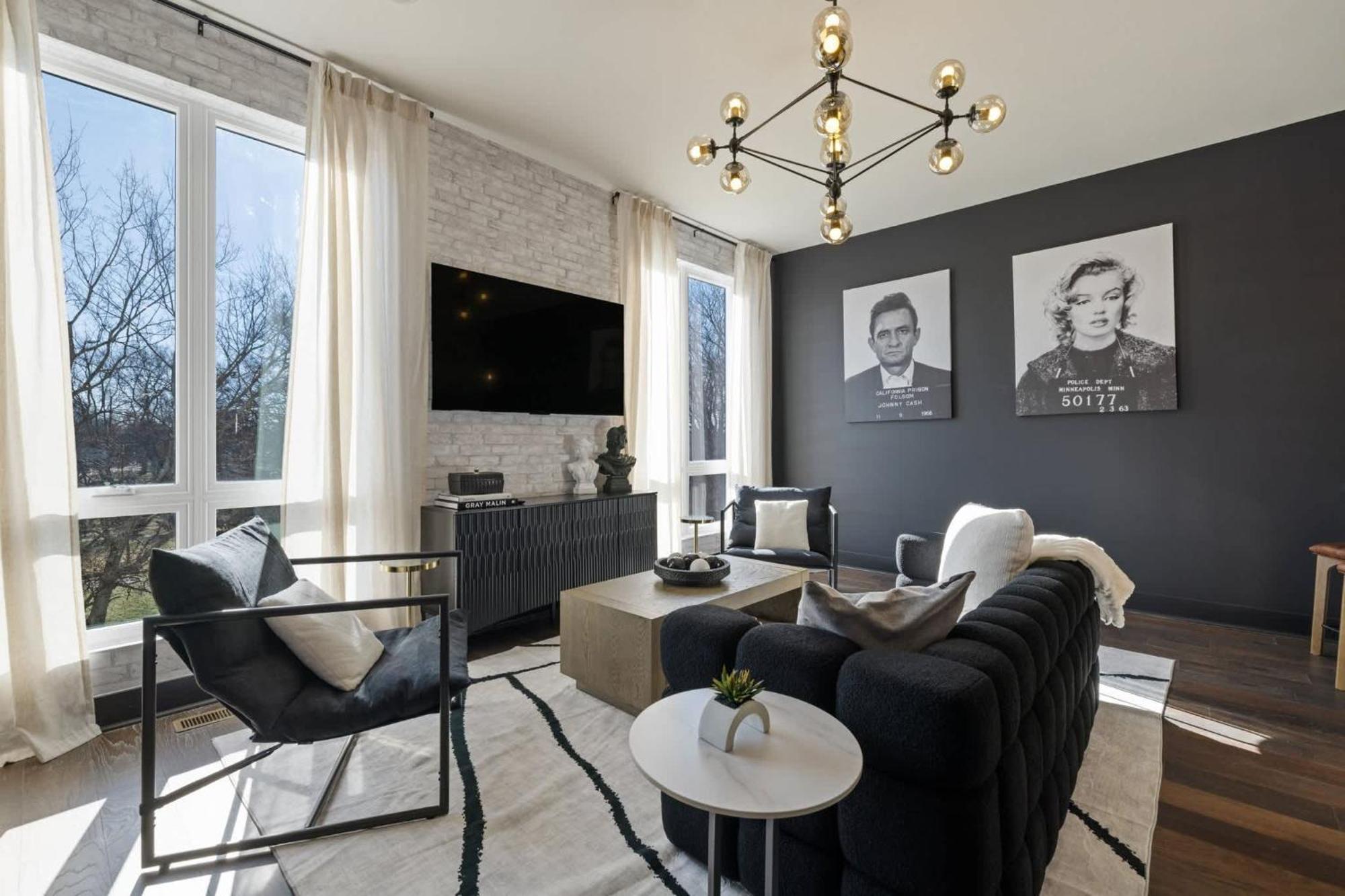 Holiday home New Iconic Duo 2 Homes & Rooftop Vibes