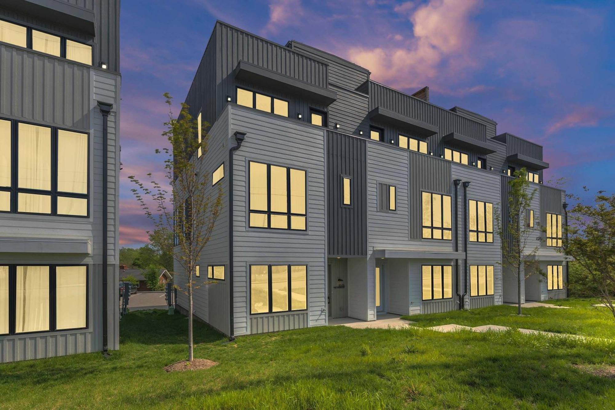Holiday home New Iconic Duo 2 Homes & Rooftop Vibes Nashville