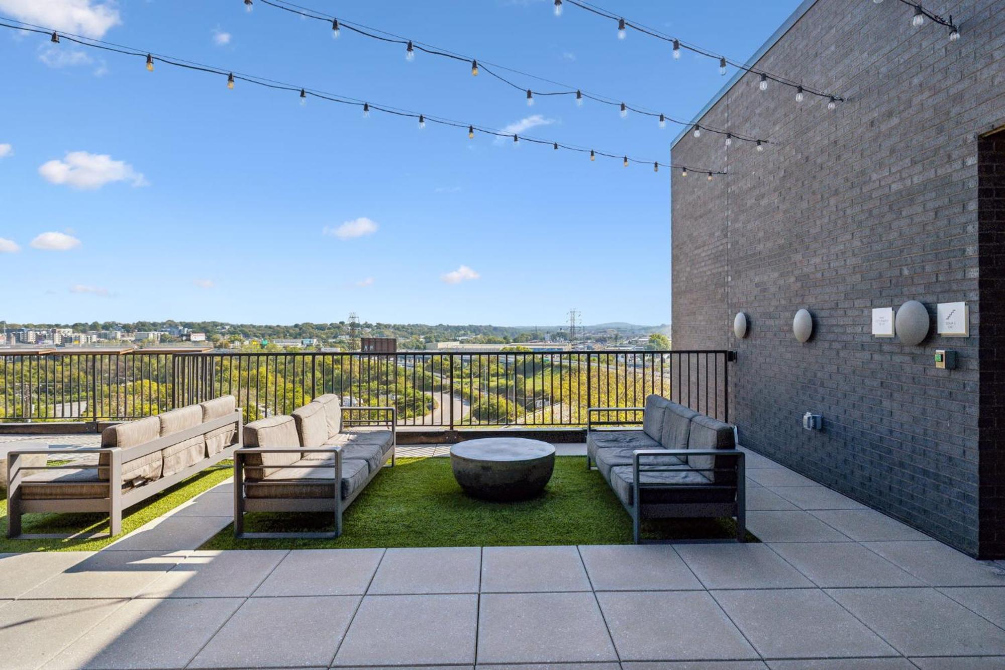 The Muse Emerald Isle Downtowns Favorite By Skyrun Nashville