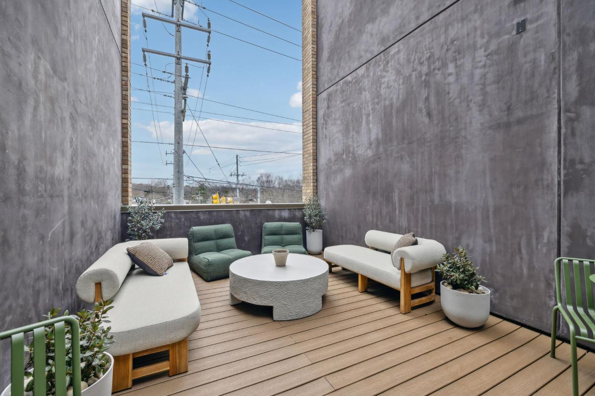 Luxury E Nash 1 Bed 1 Bath Rooftop Access Parking 30 Or Days By Skyrun