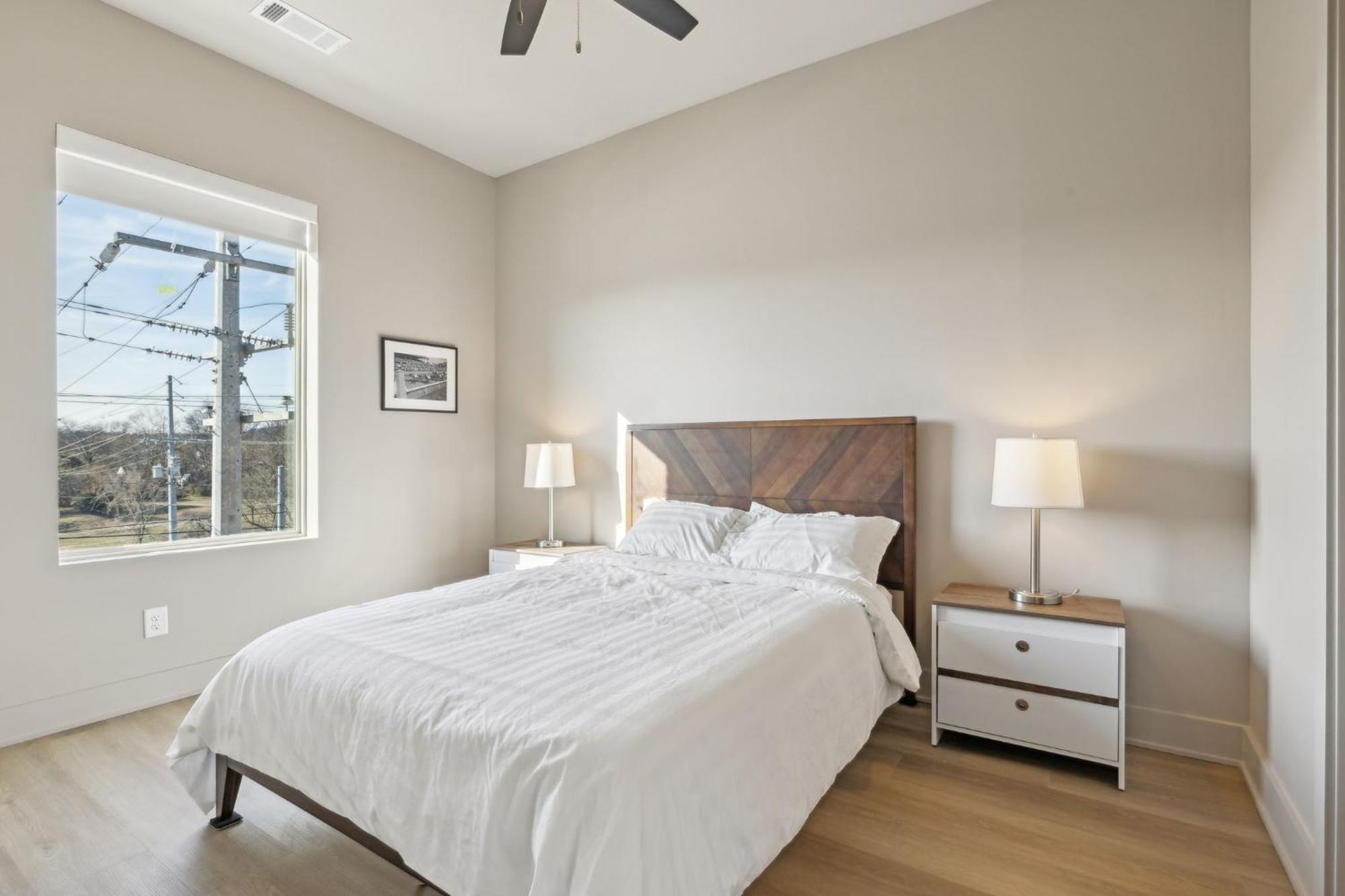 Apartment Luxury E Nash 1 Bed 1 Bath Rooftop Access Parking 30 Or Days By Skyrun *