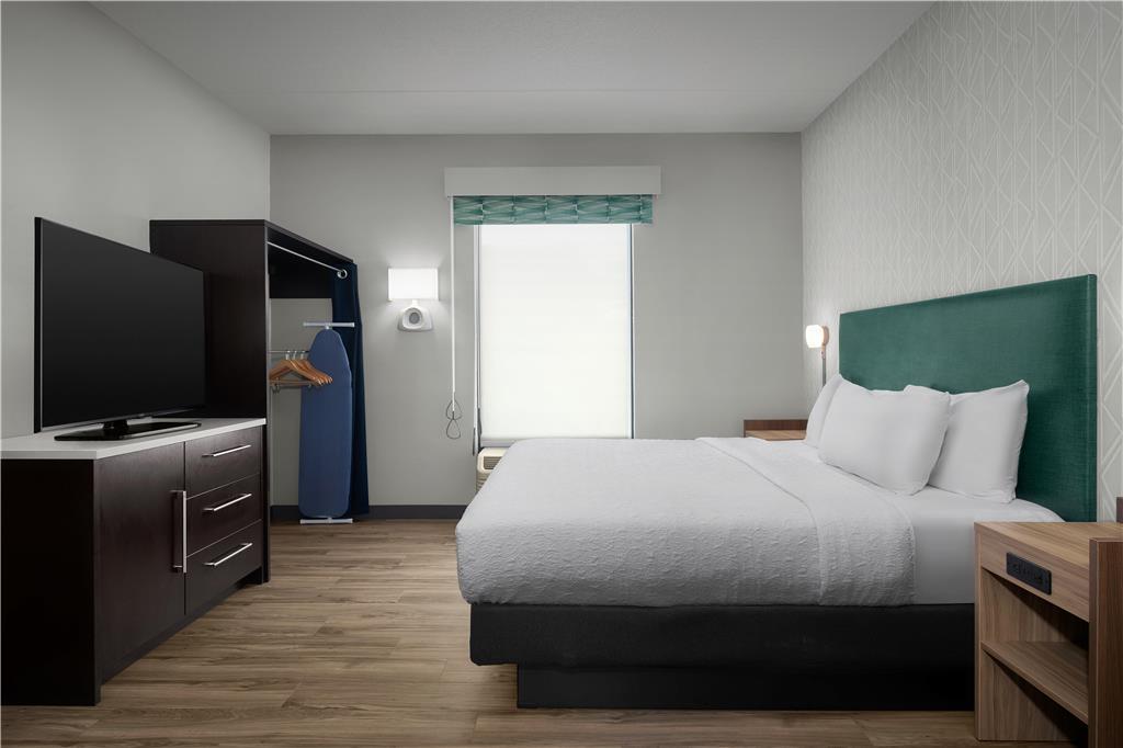 Home2 Airport Hotel 3*