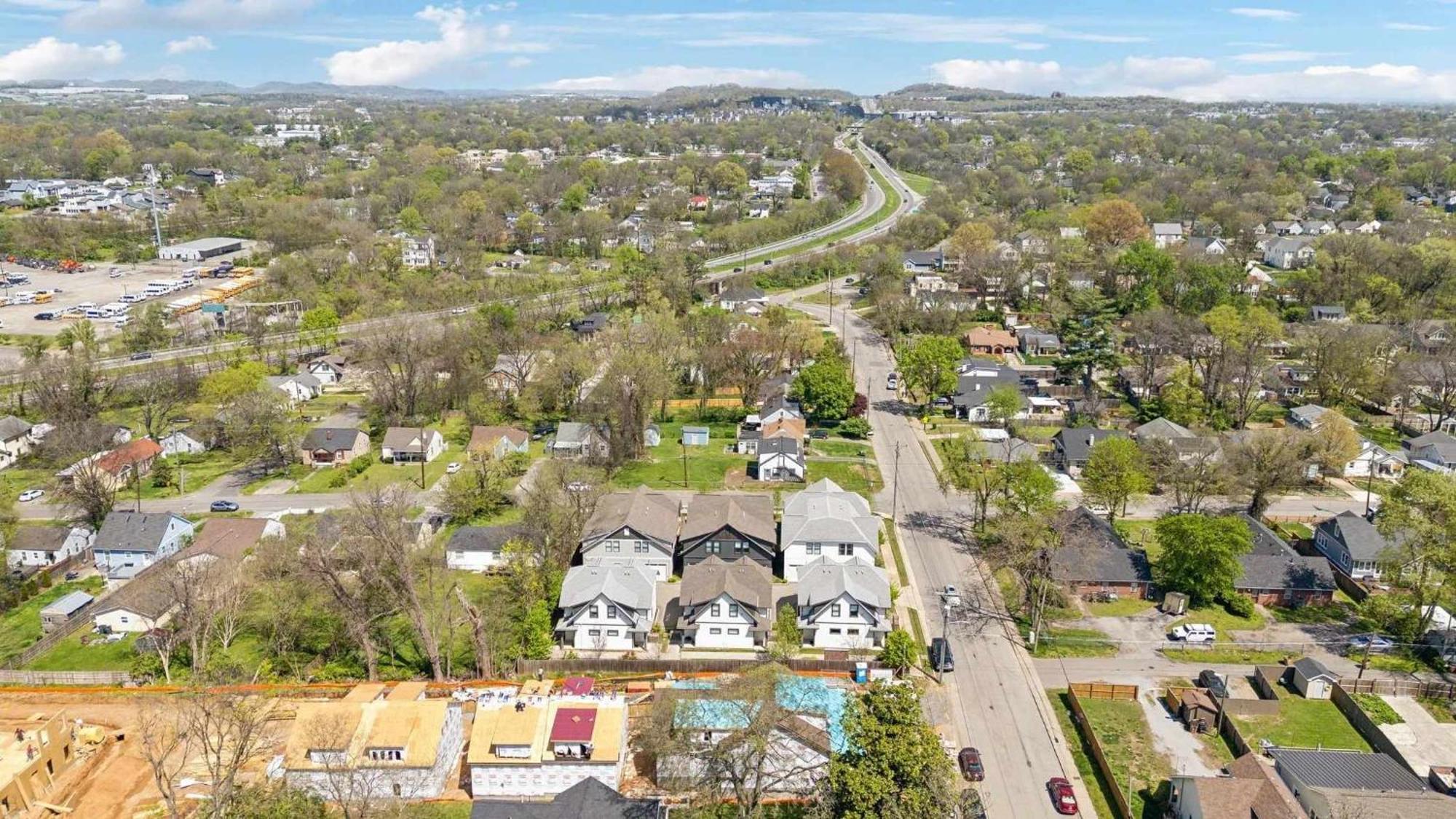 The Laurent - Lively Retreat, Walk To Airy Eateries Holiday home Nashville