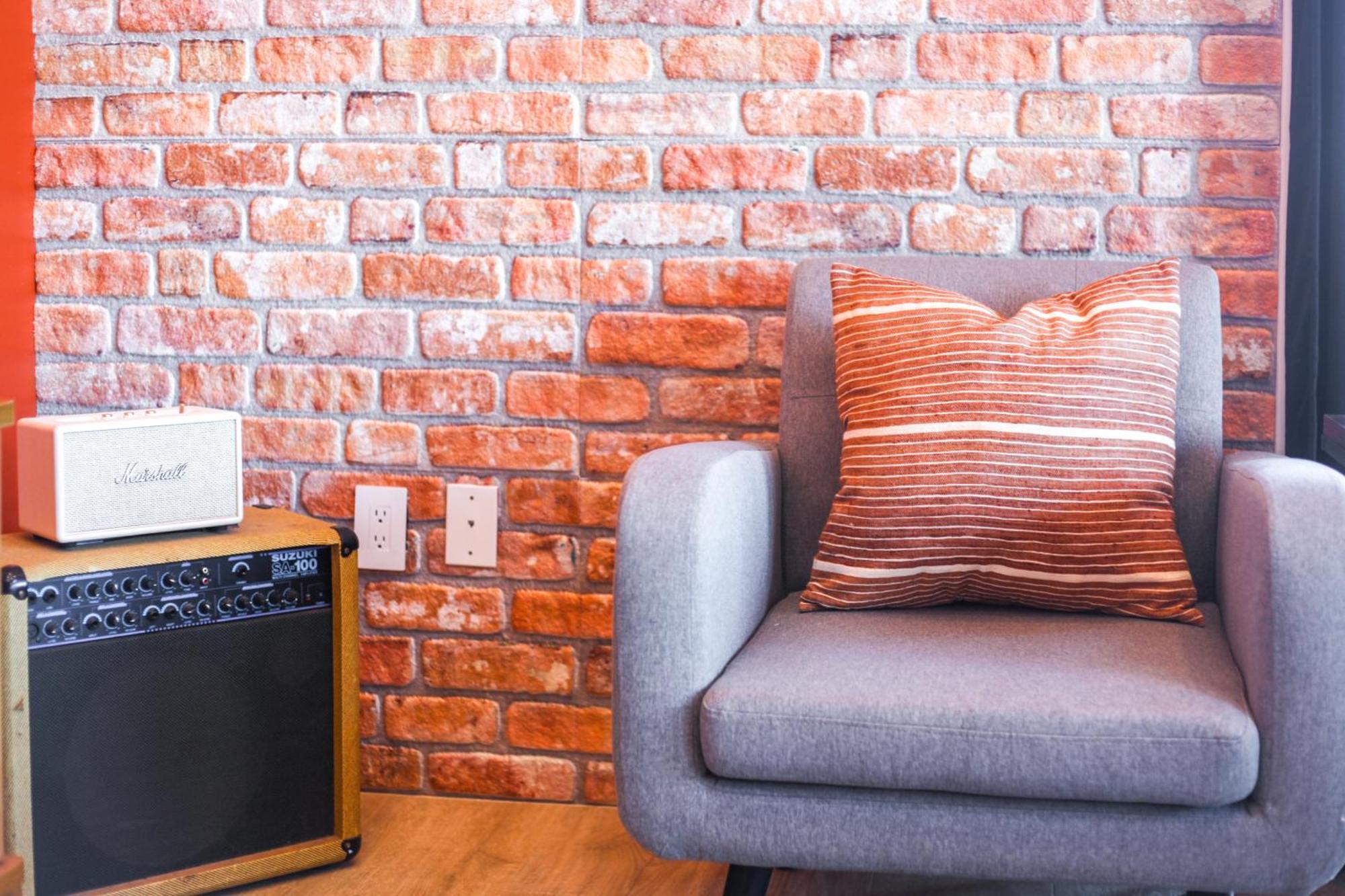 The Rhythm And Rooftop Penthouse Walk To Broadway With Pool And Amazing Views * Nashville