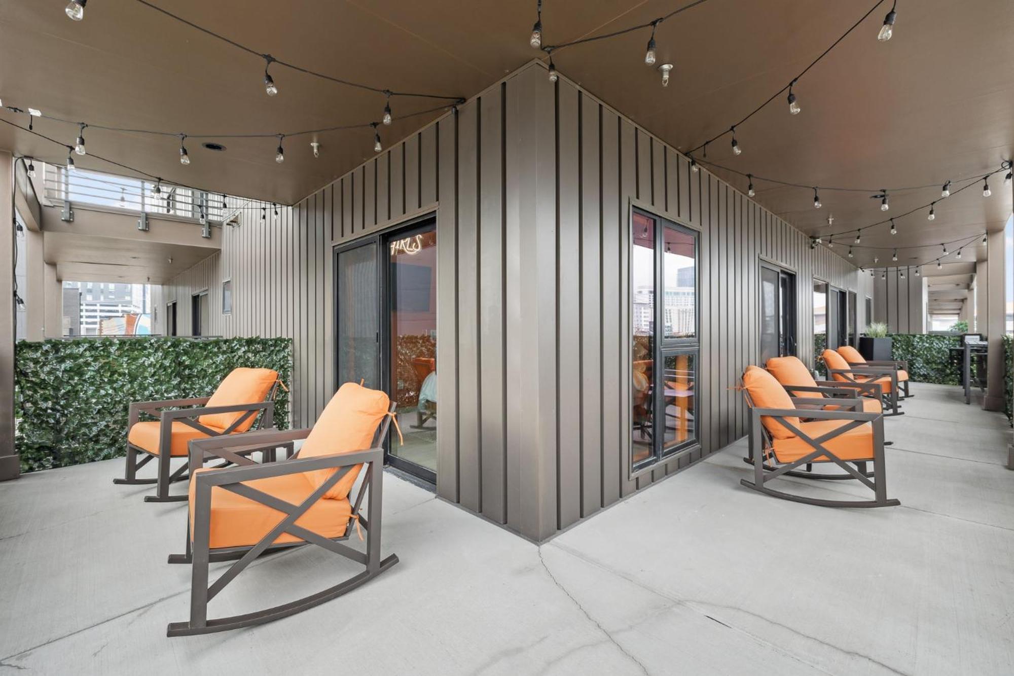 Apartment The Wallen Downtown Walk To Broadway, Parking, Heated Pool, Gym *