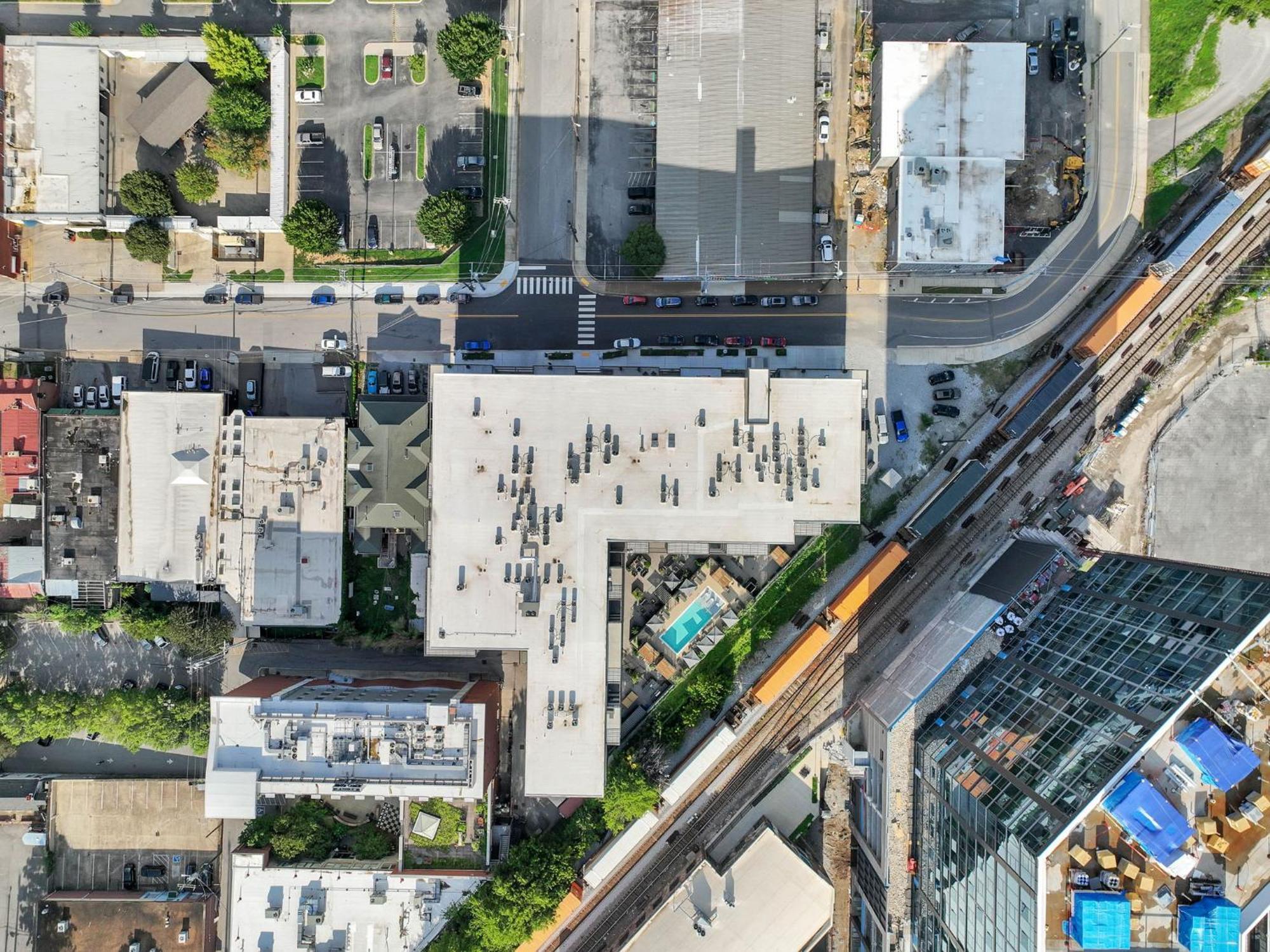 Apartment The Wallen Downtown Walk To Broadway, Parking, Heated Pool, Gym