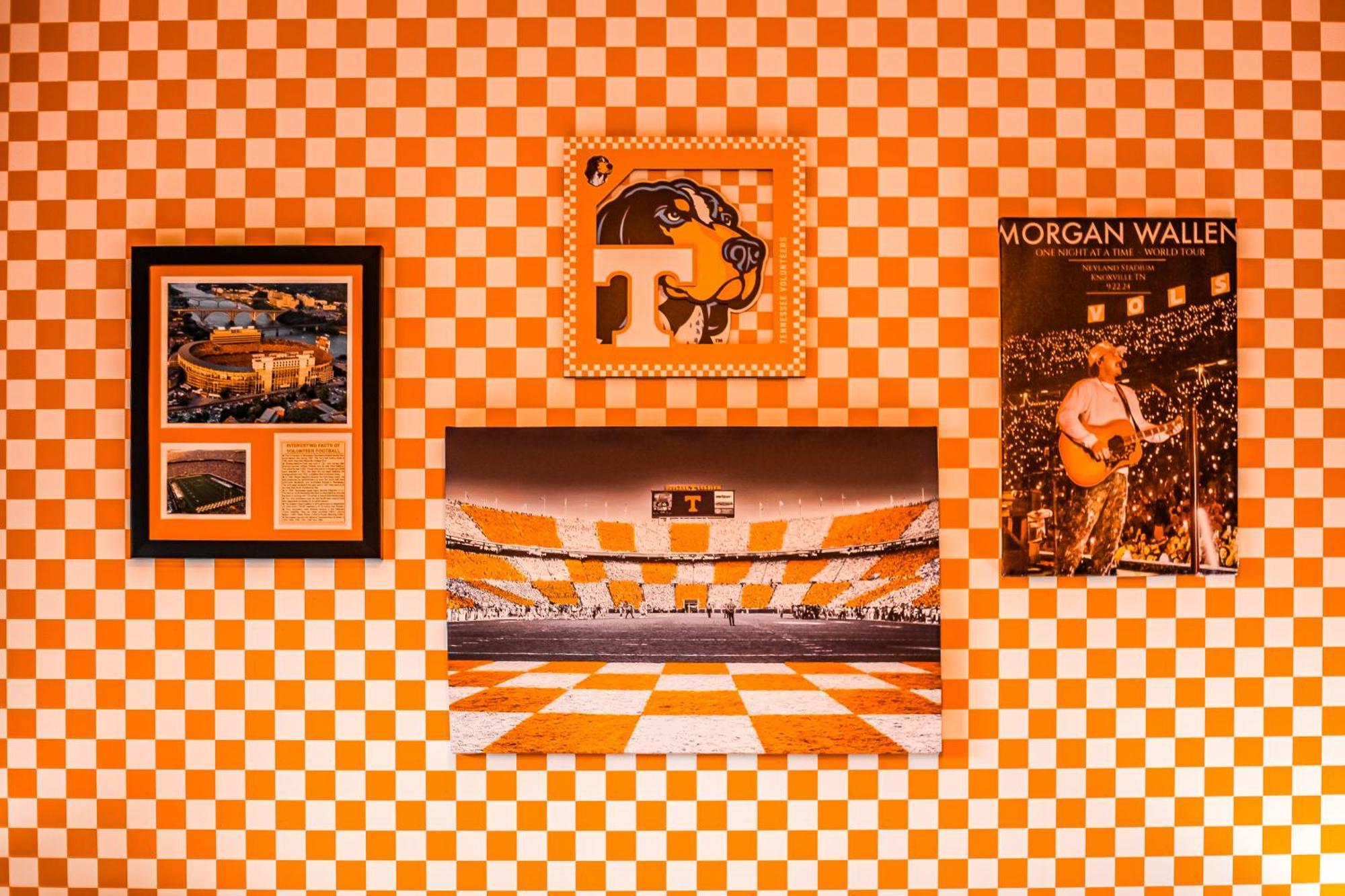 The Wallen Downtown Walk To Broadway, Parking, Heated Pool, Gym Apartment Nashville