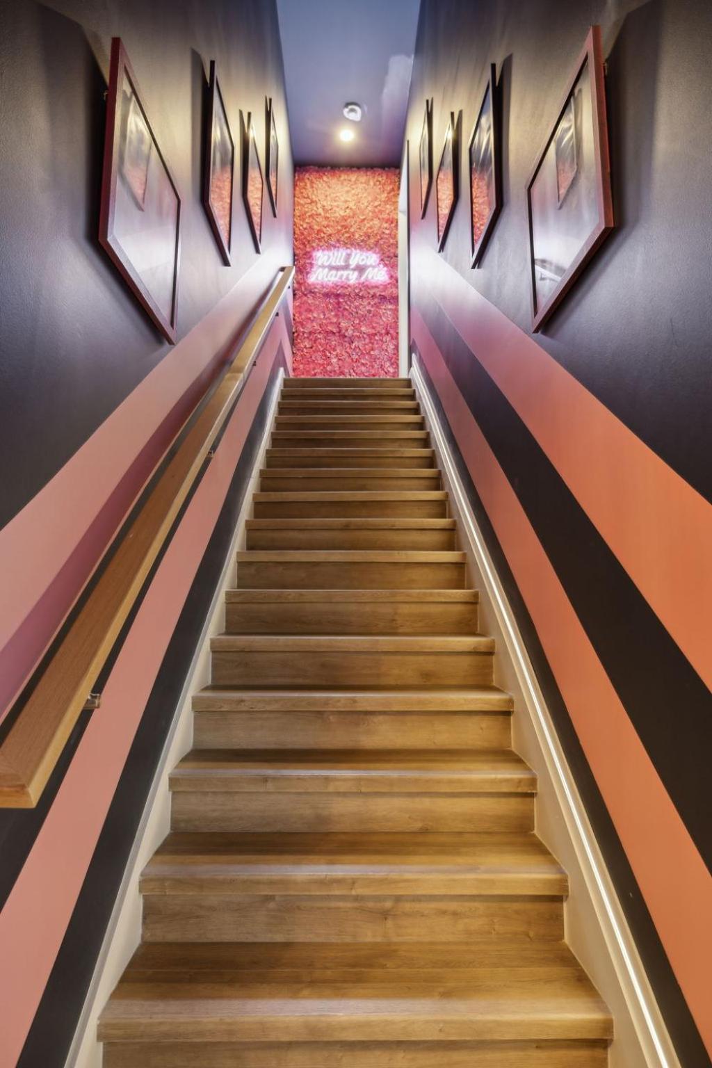 Apartment Diamonds Are Forever Bridal In Downtown Nash Walk To Broadway, Heated Pool, Gym, Parking *