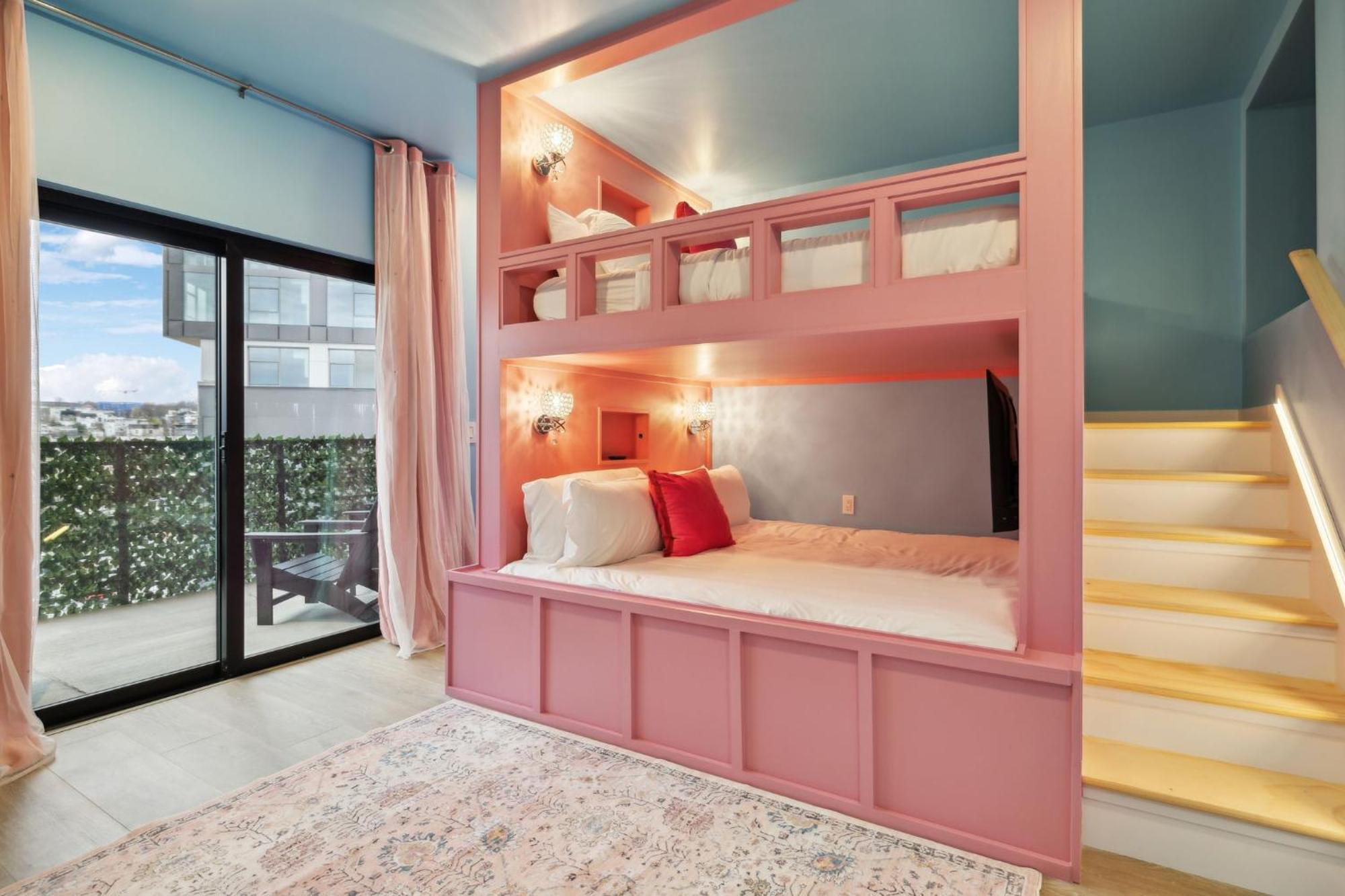 Diamonds Are Forever Bridal In Downtown Nash Walk To Broadway, Heated Pool, Gym, Parking Apartment