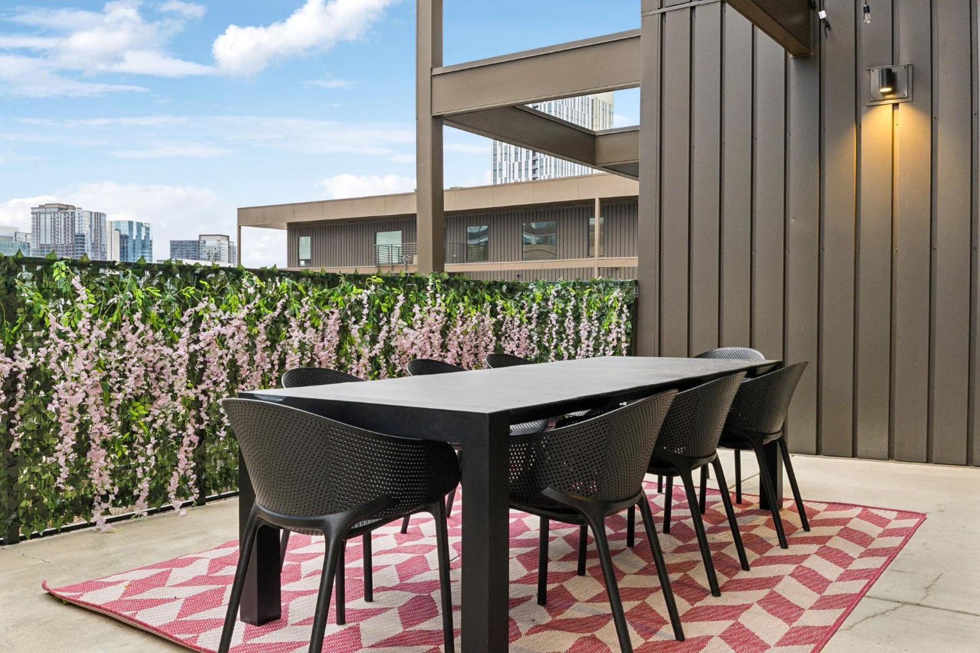 Apartment Diamonds Are Forever Bridal In Downtown Nash Walk To Broadway, Heated Pool, Gym, Parking *