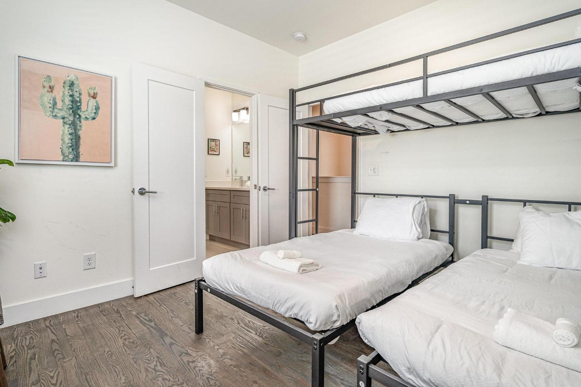 Holiday home Riff & Rest - 2 Stylish Homes - Mins To Germantown *